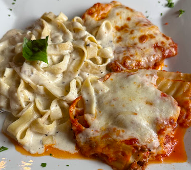 Joe's Italian Carlsbad signature dishes Fettuccine Alfredo
Primavera
Margherita Pizza
